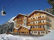 Hotel Carlina at Independent Ski Links