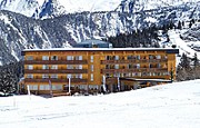 Chalet Hotel Crystal 2000 at Independent Ski Links
