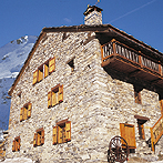 Chalet La Roche at Independent Ski Links